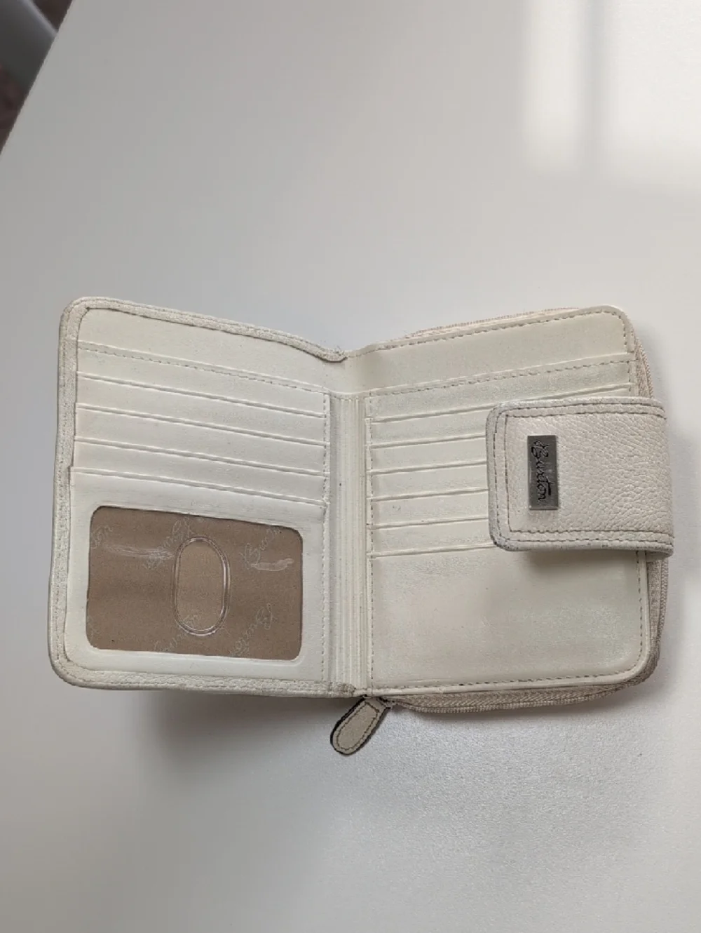 Buxton Off-White Leather Snap & Zip Wallet